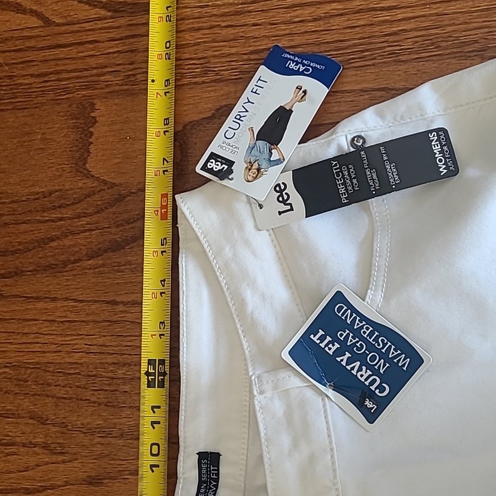 NWT - Lee White Capri Pant - Picture 7 of 10
